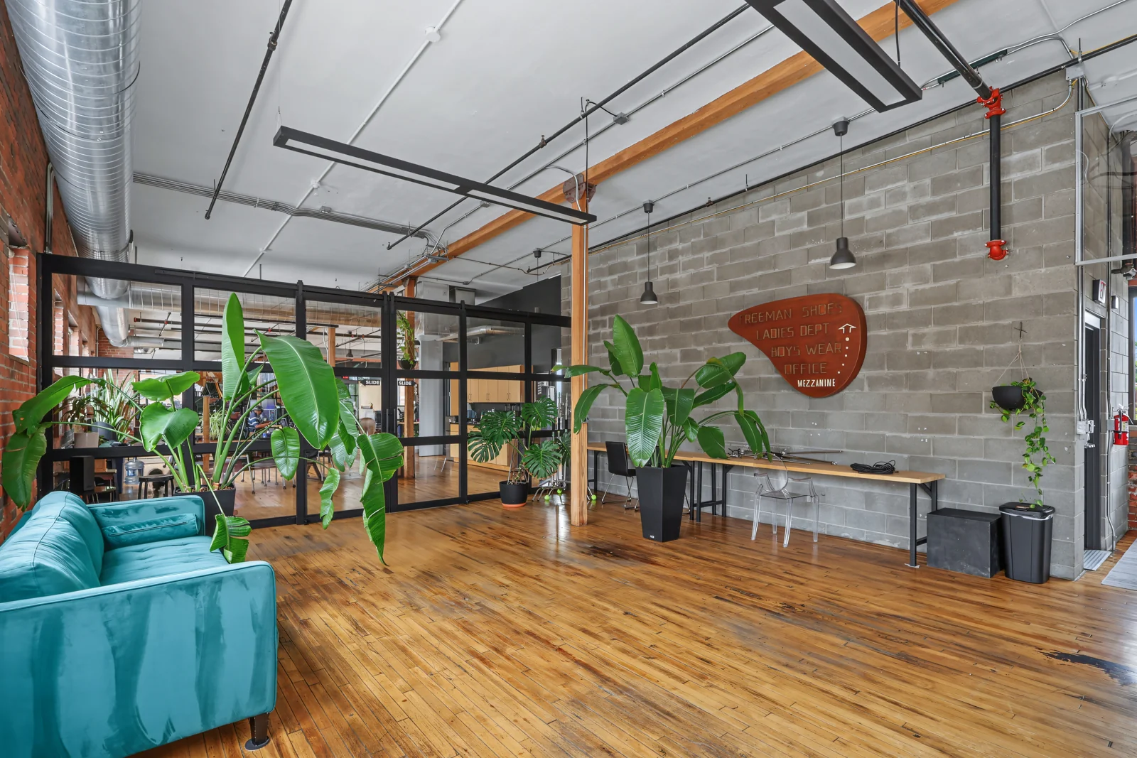 Encore Building — Lease in Des Moines, IA, photo 2 of 8