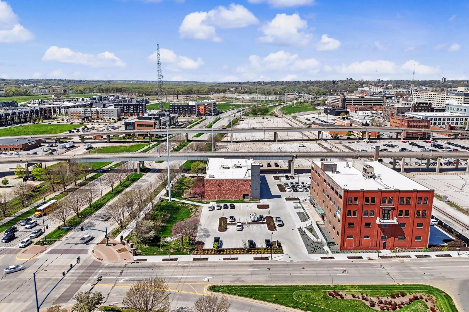113 SW 8th St — Sale in Des Moines, IA, photo 5 of 8
