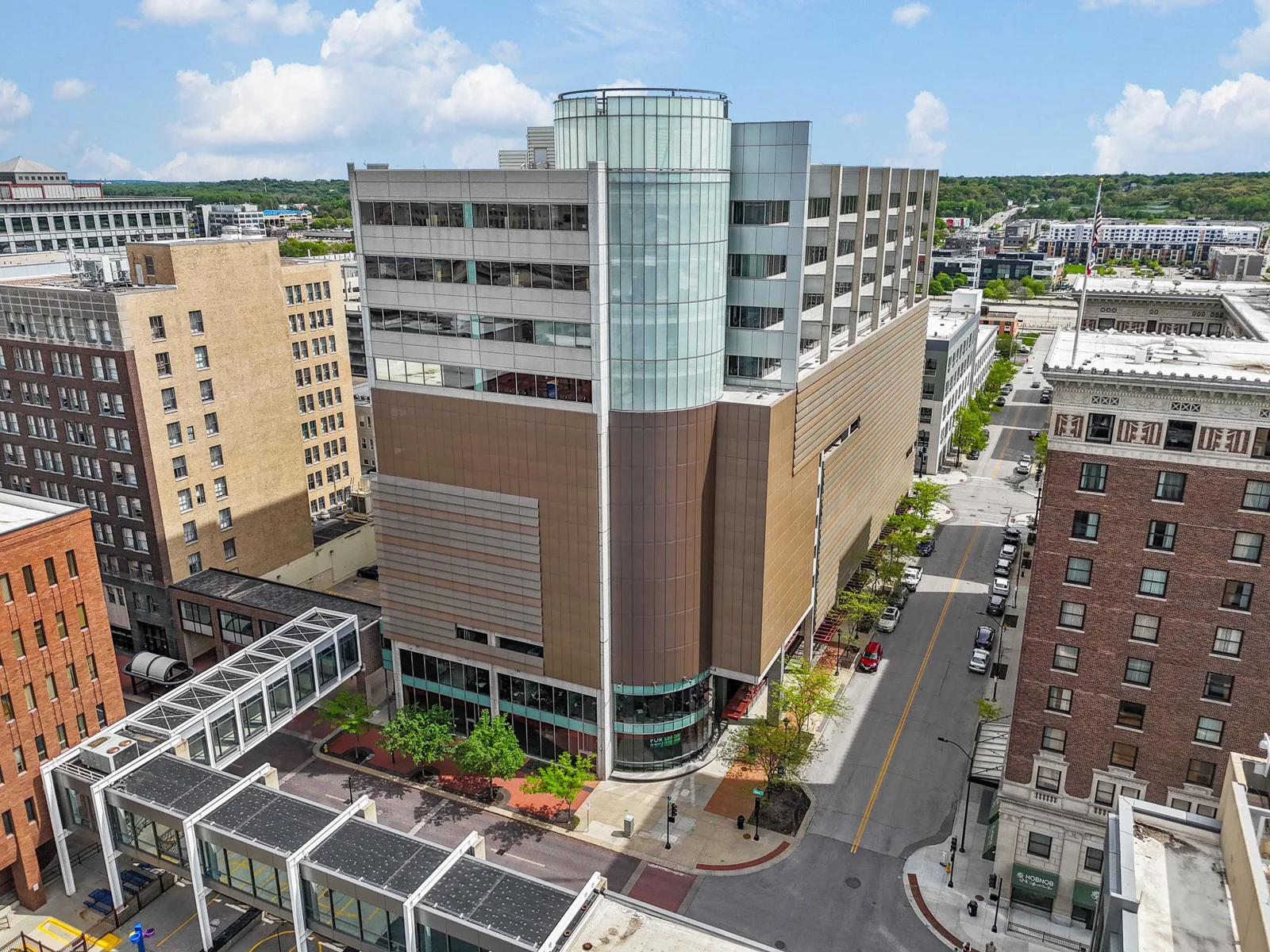 Dentons Tower — Lease in Des Moines, IA, photo 1 of 4