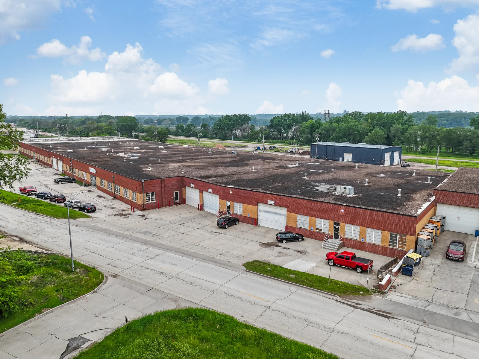 Industrial in Des Moines, IA — Lease in Des Moines, IA, photo 2 of 7