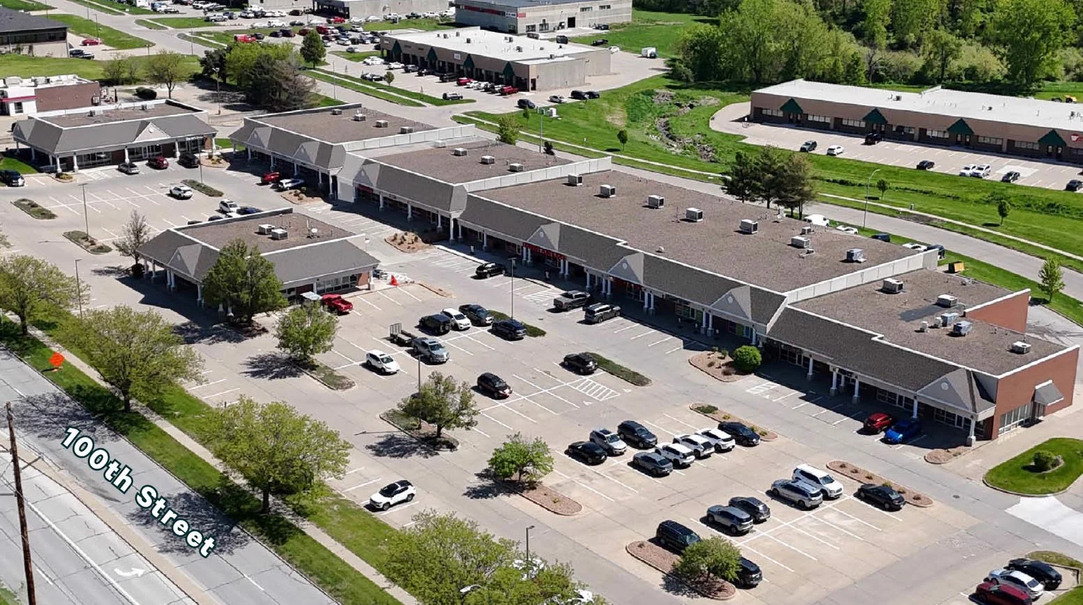 Deerfield Crossing — Lease in Urbandale, IA, photo 1 of 2