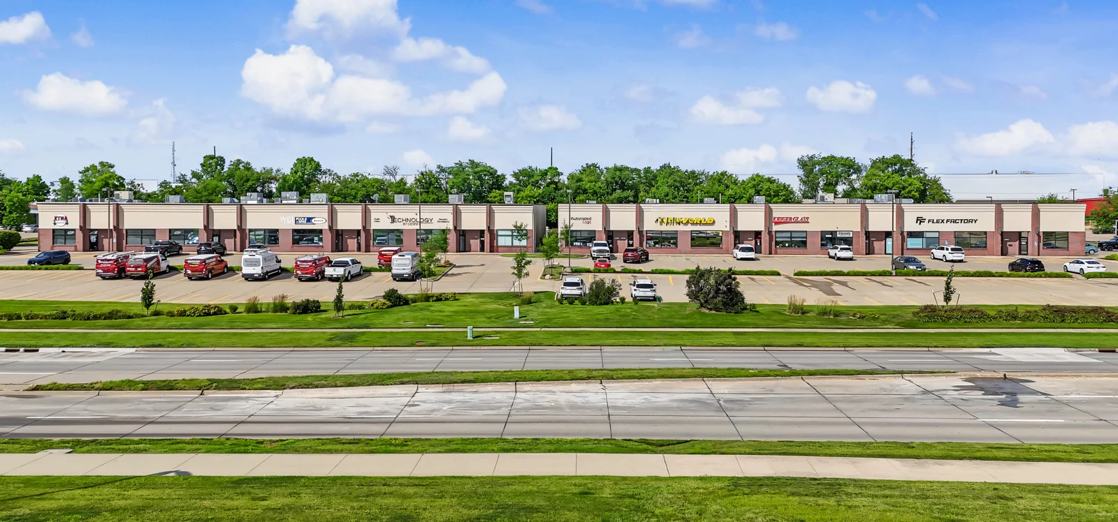 Shine Business Park — Lease in Urbandale, IA, photo 1 of 4