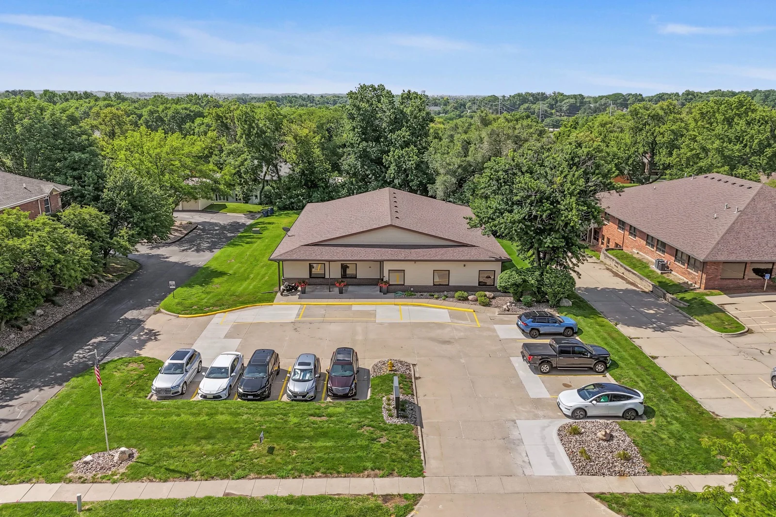 4920 Pleasant St — Lease in West Des Moines, IA, photo 2 of 8