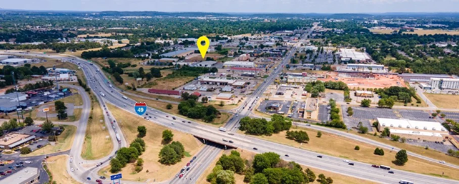 939 Rieff St — Lease in Springdale, AR, photo 2 of 3