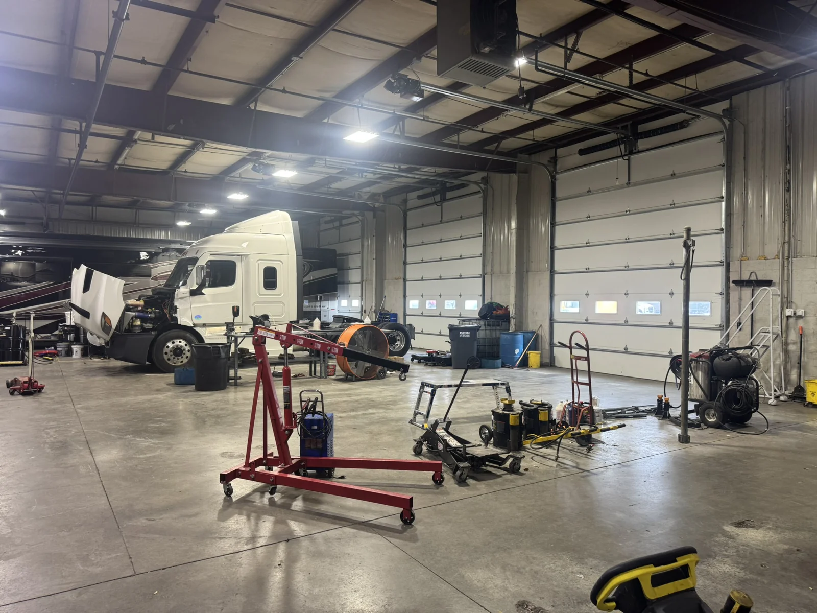 Truck Maintenance Facility — Lease in Kansas City, MO, photo 4 of 6