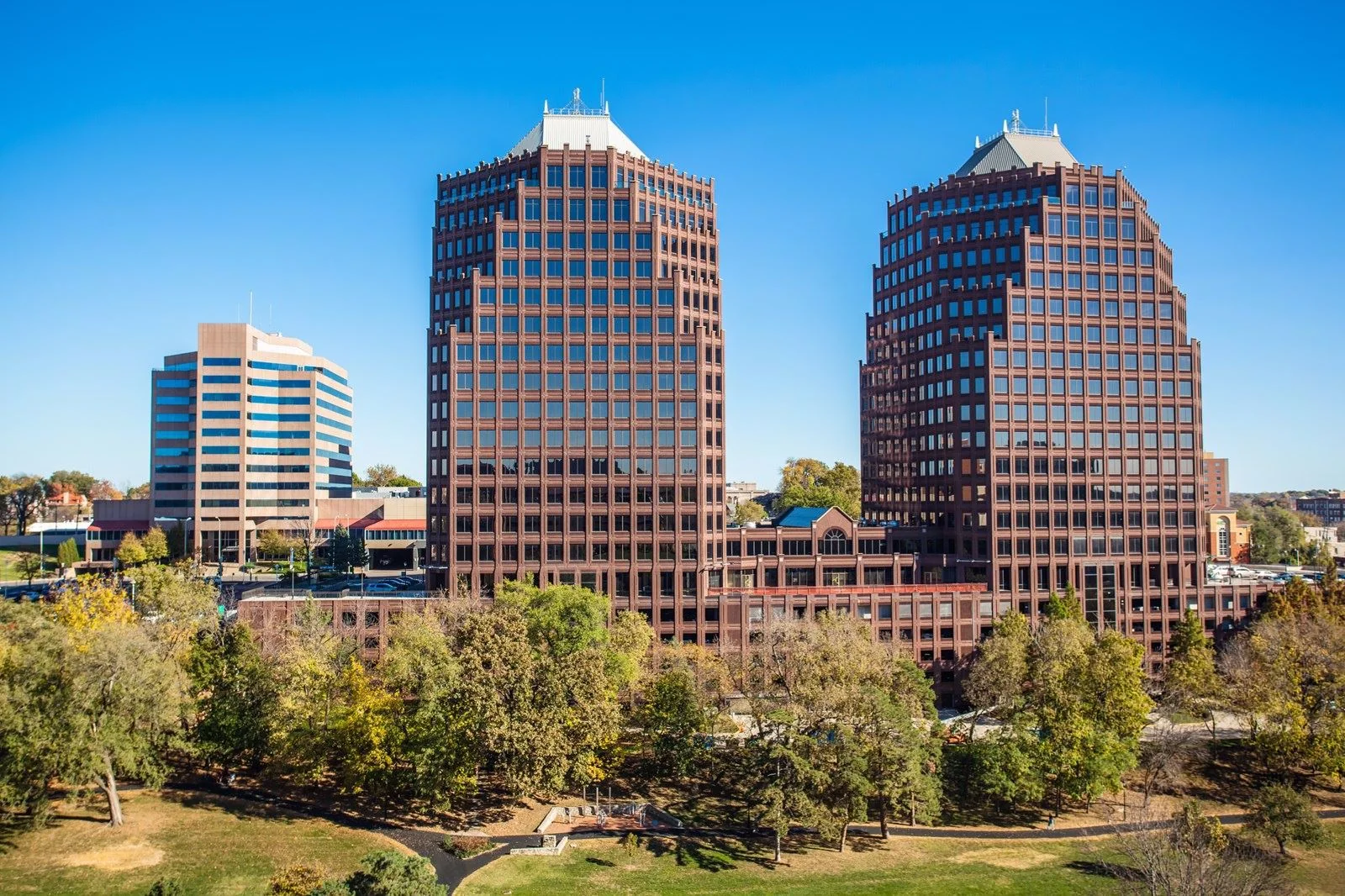 Tower II — Lease in Kansas City, MO, photo 2 of 5