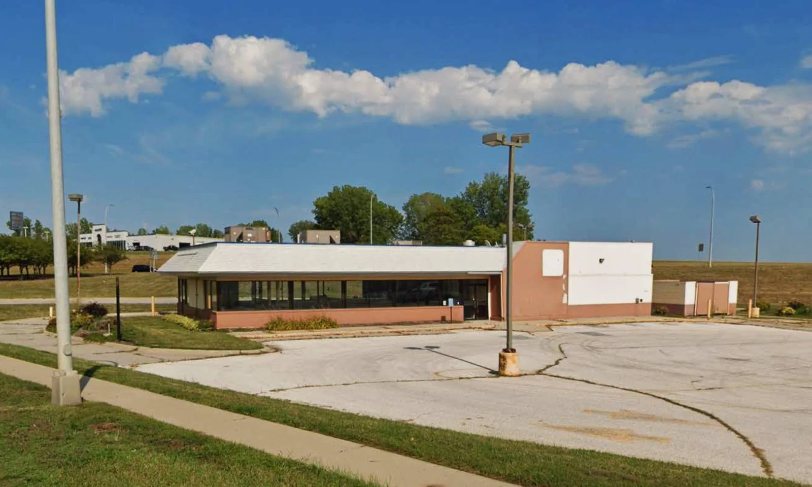 915 W US Highway 30 — Lease in Carroll, IA, photo 2 of 6