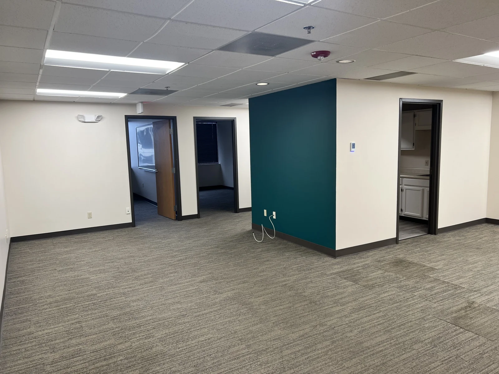Office in Overland Park, KS — Lease in Overland Park, KS, photo 2 of 6