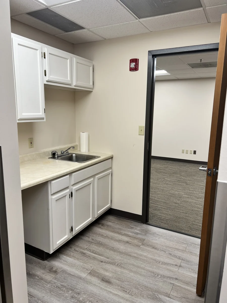Office in Overland Park, KS — Lease in Overland Park, KS, photo 4 of 6