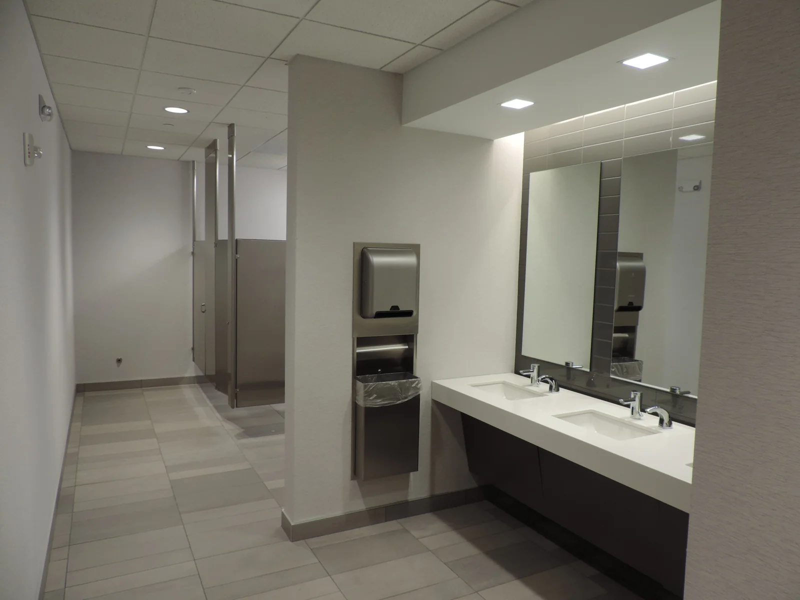 6650 West 110th Street — Lease in Overland Park, KS, photo 3 of 4