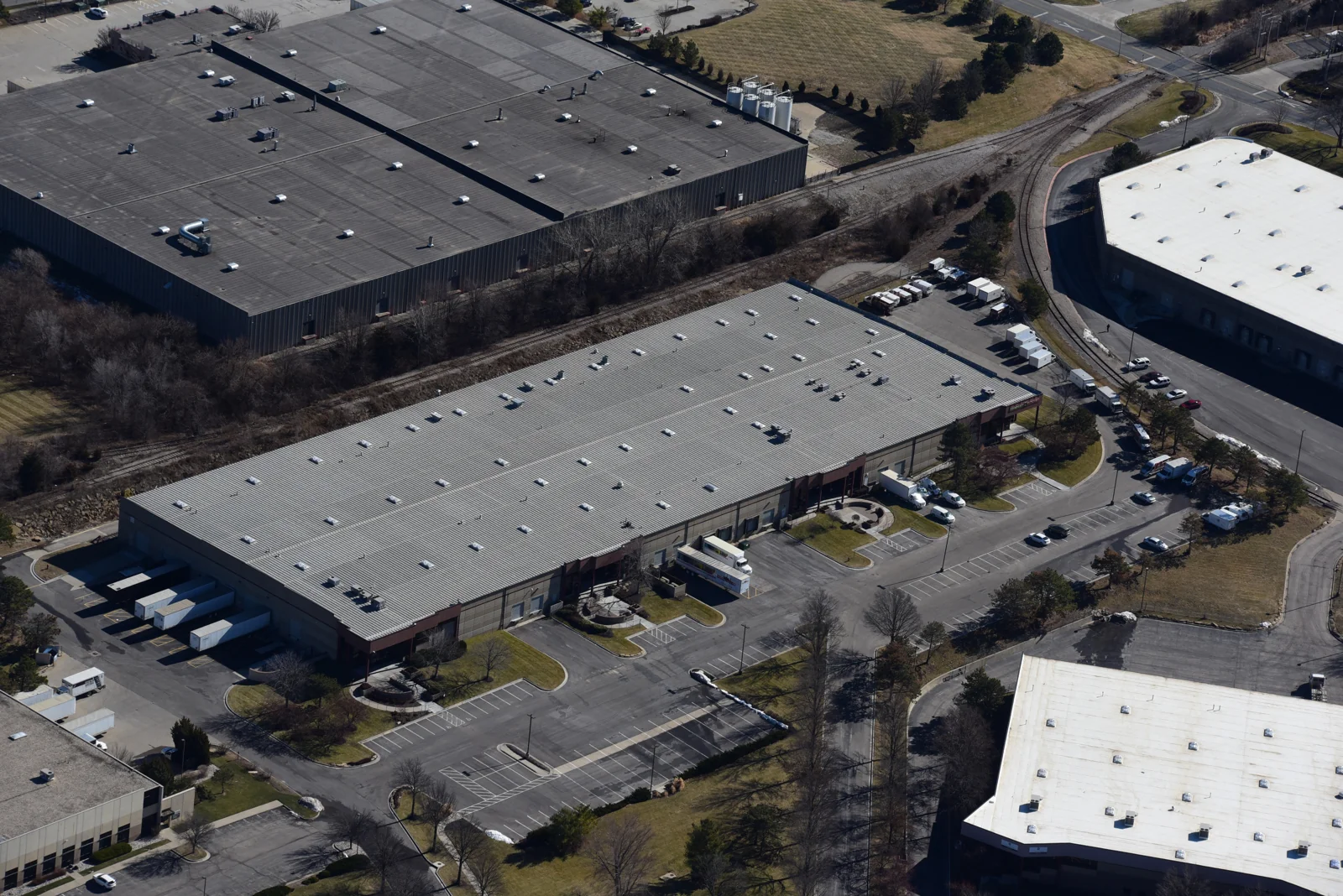 9755-9771 Commerce Parkway — Lease in Lenexa, KS, photo 2 of 2