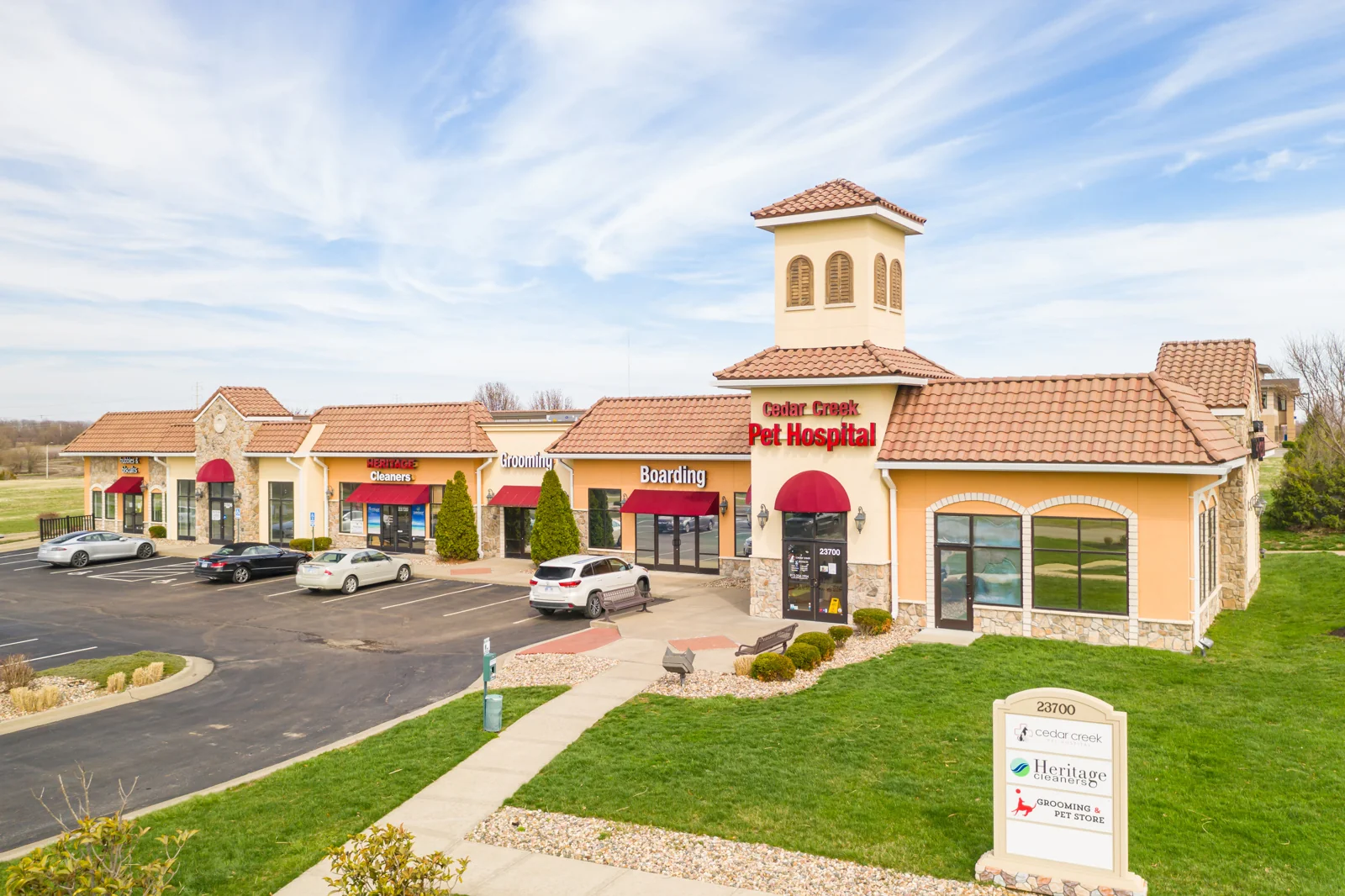 Cedar Creek Office/Retail — Lease in Olathe, KS, photo 2 of 4