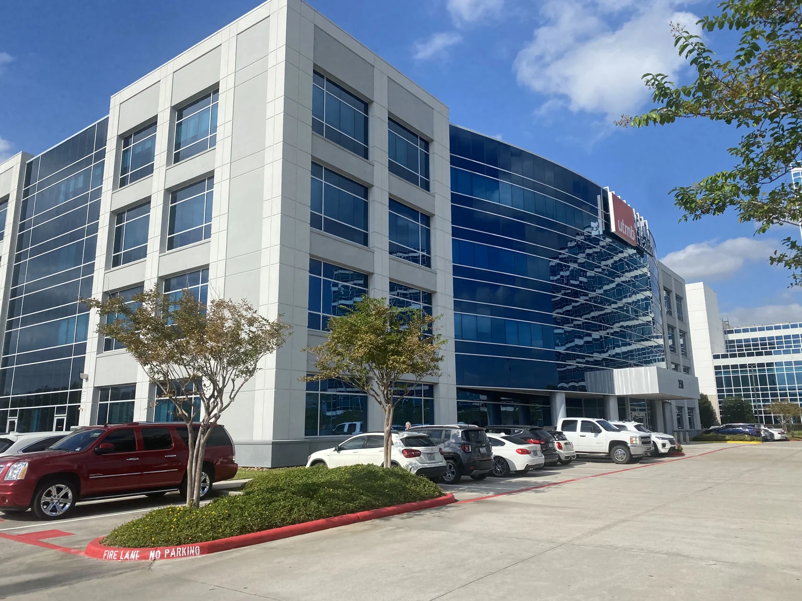Clear Lake Medical Office Building — Lease in Webster, TX, photo 2 of 6