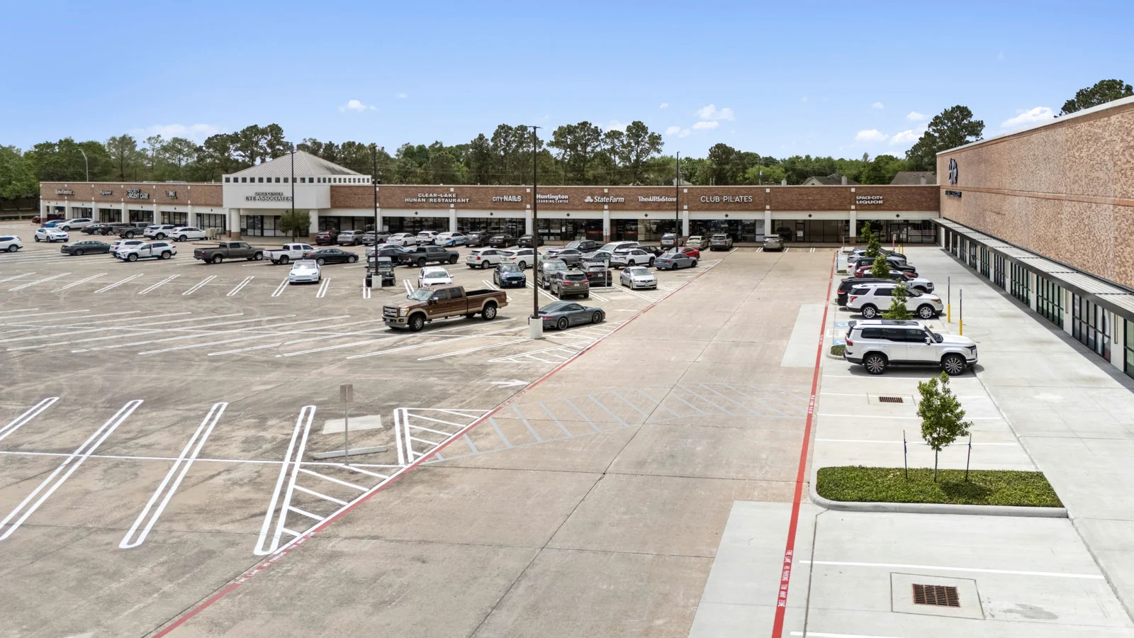 Bay Pointe Shopping Center — Lease in Houston, TX, photo 2 of 2