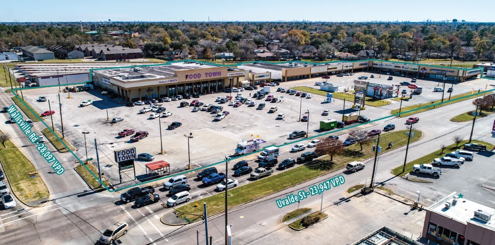 Pine Forest Shopping Center — Lease in Houston, TX, photo 1 of 1