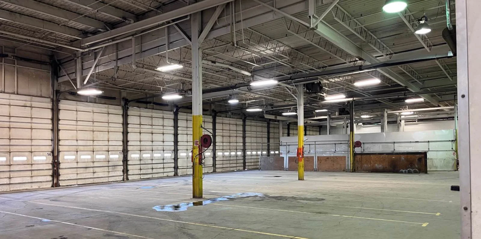 Service and Sales Warehouse - Industrial | For Lease — Lease in Omaha, NE, photo 2 of 8