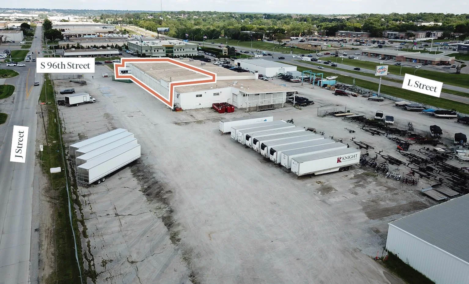 Service and Sales Warehouse - Industrial | For Lease — Lease in Omaha, NE, photo 3 of 8