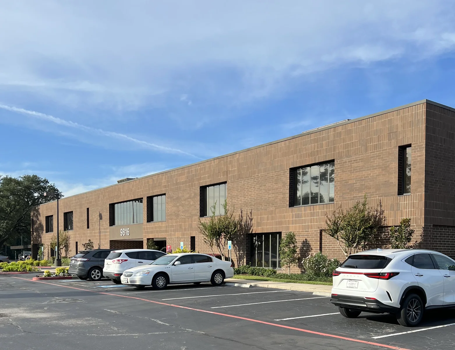 Humble Medical Arts Building — Lease in Humble, TX, photo 1 of 3