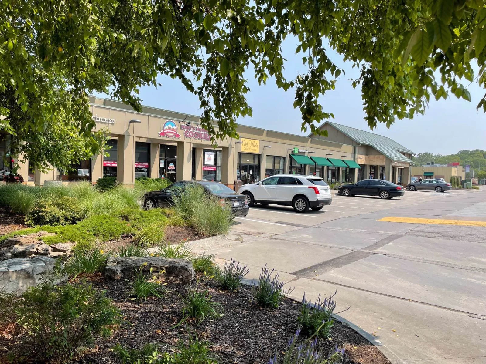 Rockbrook Village | Retail — Lease in Omaha, NE, photo 1 of 7
