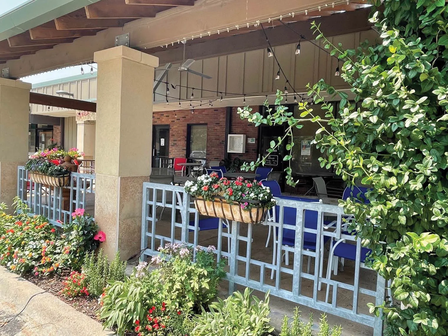 Rockbrook Village | Retail — Lease in Omaha, NE, photo 3 of 7