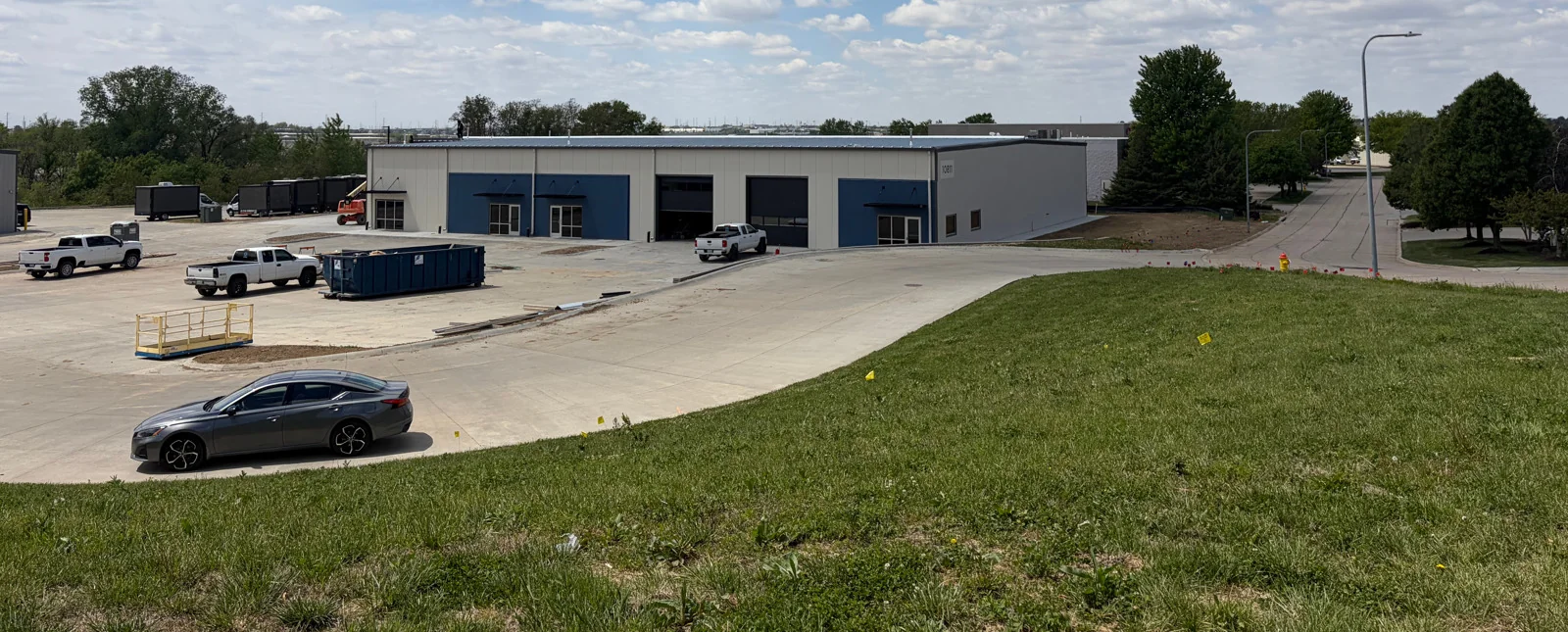 New Olive Street Flex Building + Outside Storage — Lease in La Vista, NE, photo 2 of 8