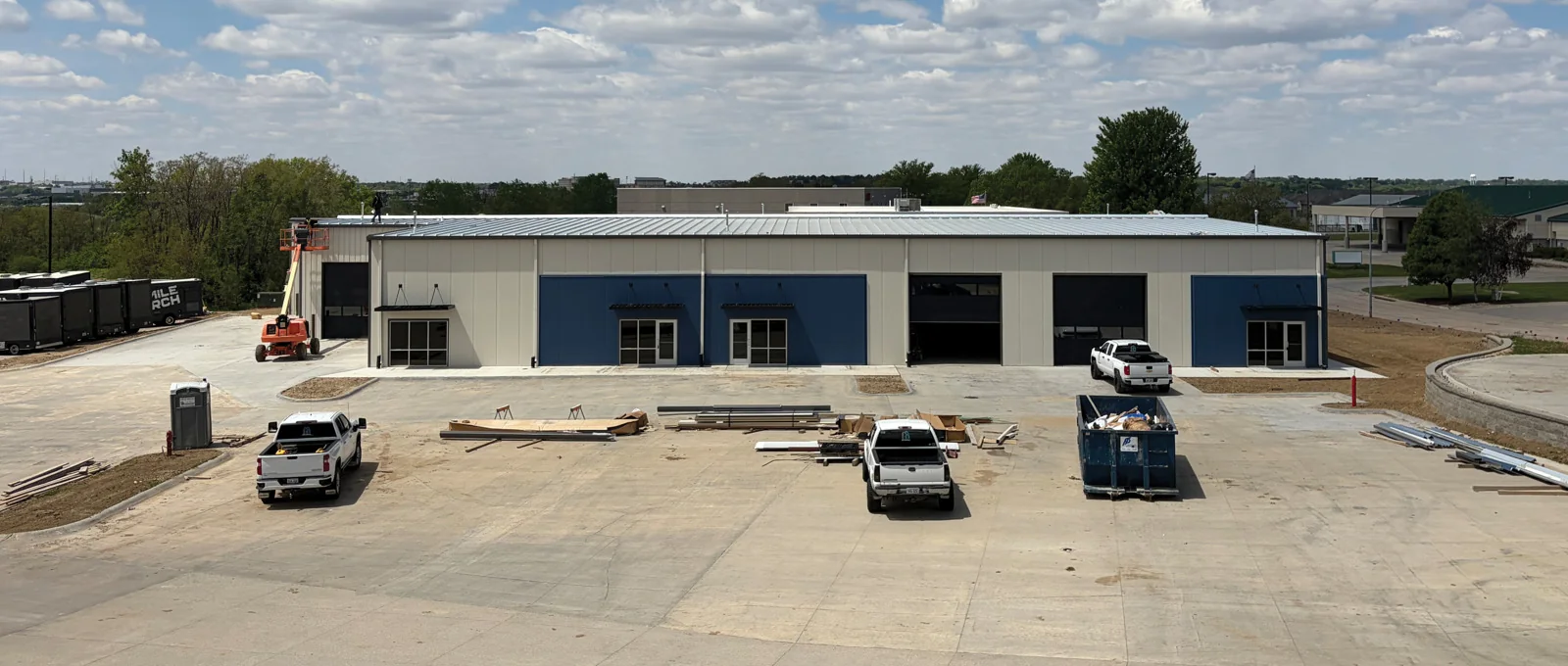 New Olive Street Flex Building + Outside Storage — Lease in La Vista, NE, photo 4 of 8