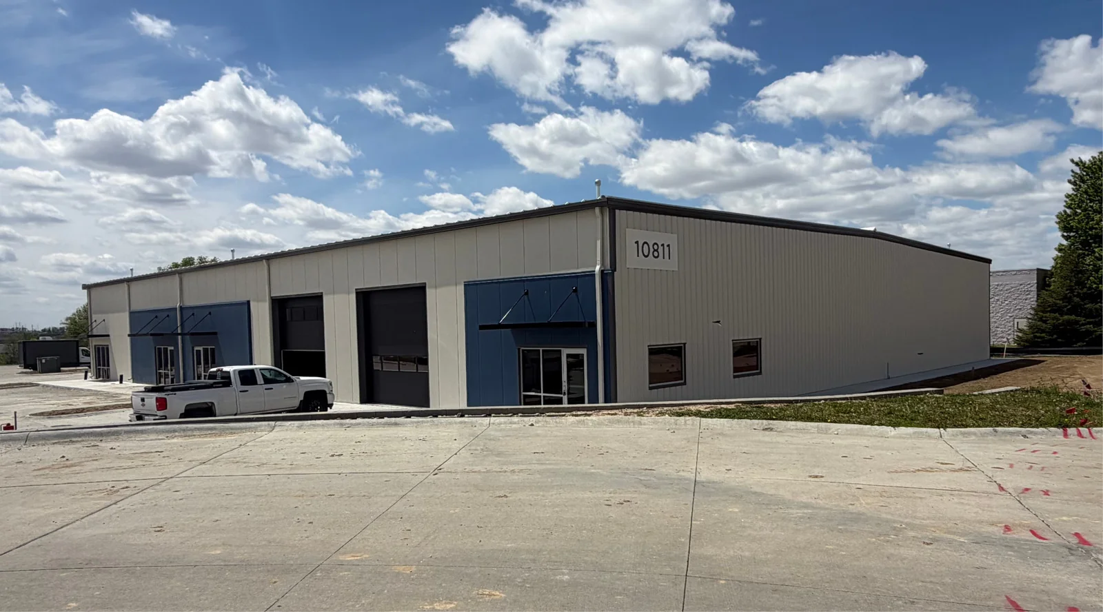 New Olive Street Flex Building + Outside Storage — Lease in La Vista, NE, photo 6 of 8
