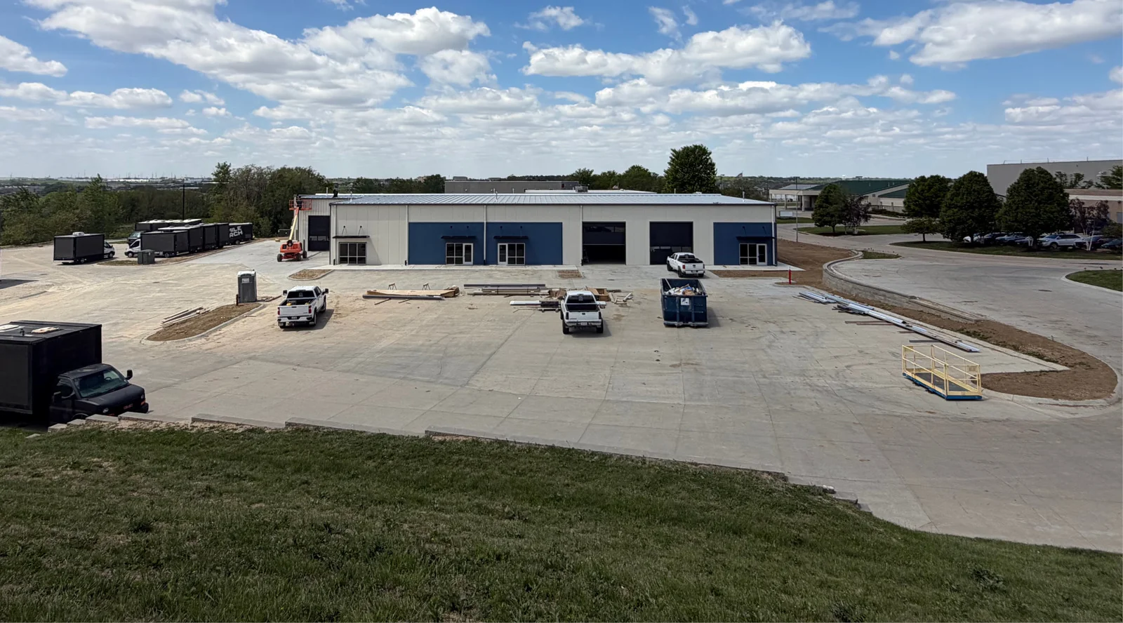 New Olive Street Flex Building + Outside Storage — Lease in La Vista, NE, photo 7 of 8