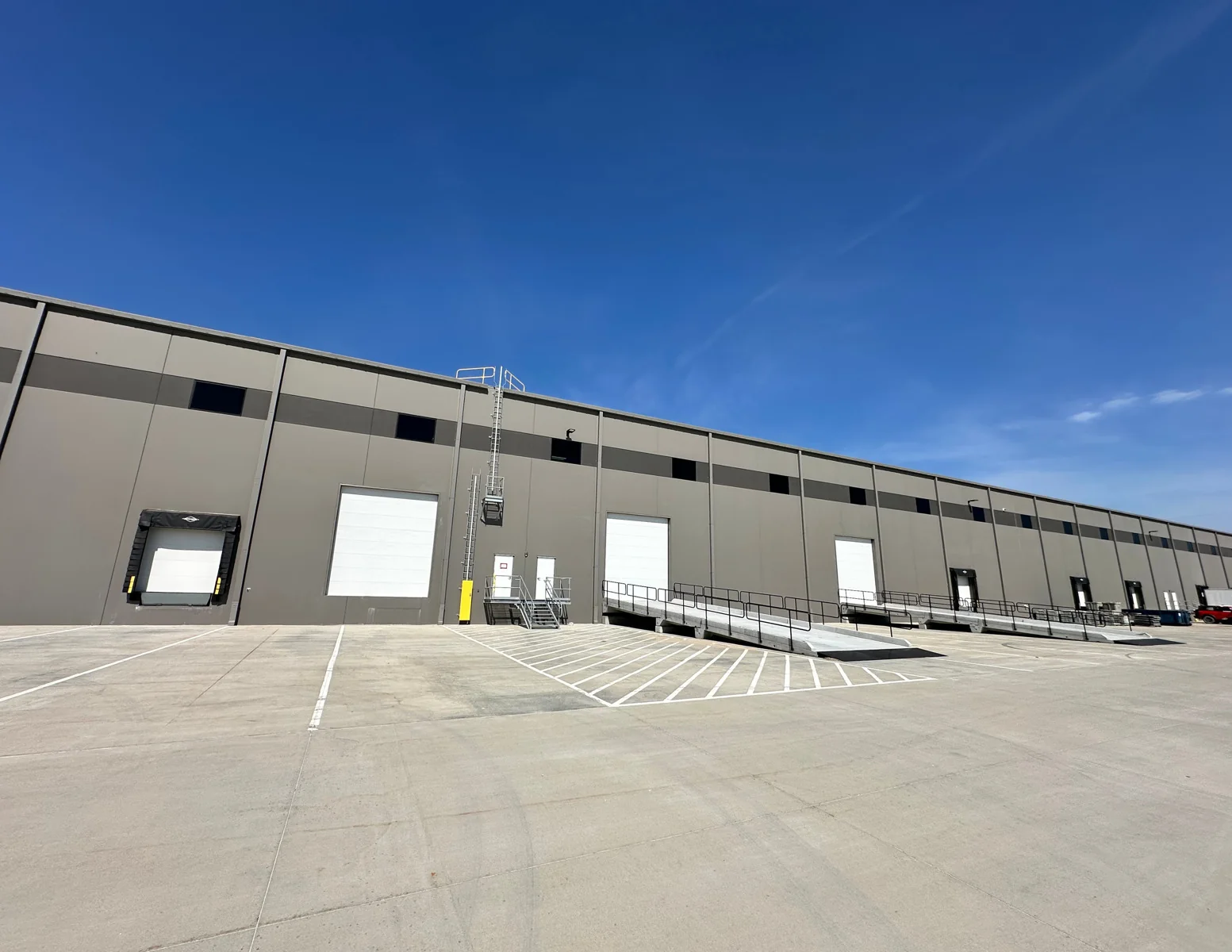 R&R Commerce Park South - I — Lease in Papillion, NE, photo 1 of 8