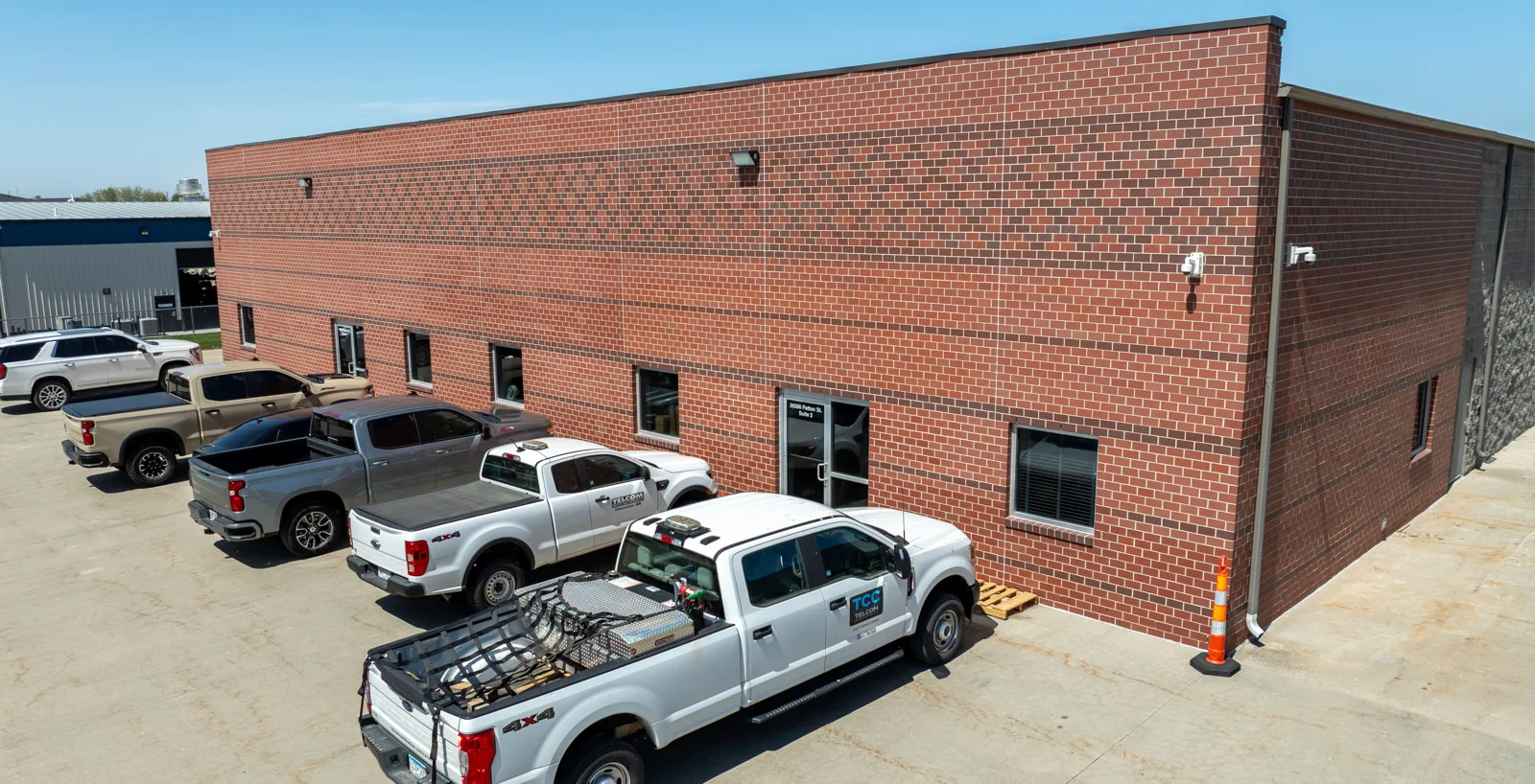 Gretna Flex Space — Lease in Gretna, NE, photo 1 of 7