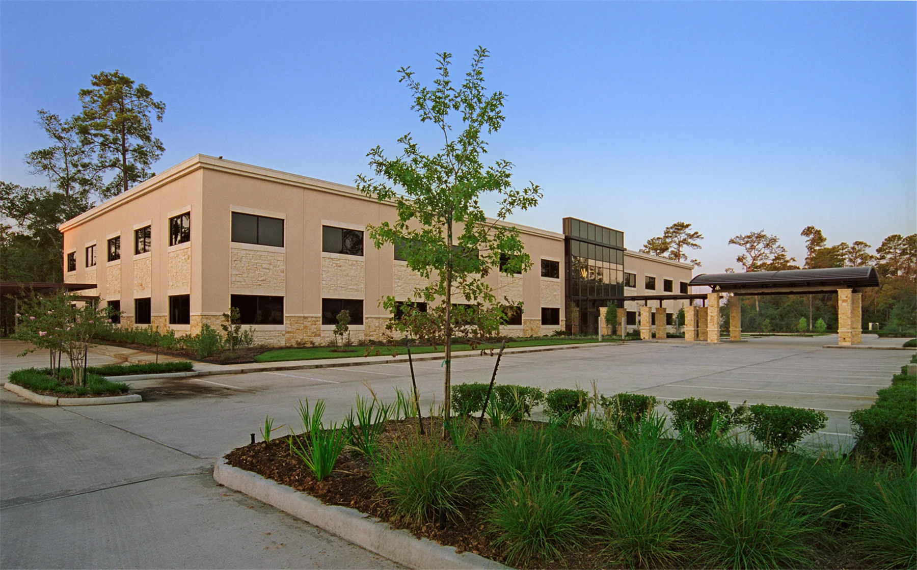 Six Pines Medical Professional Plaza — Lease in The Woodlands, TX, photo 2 of 5