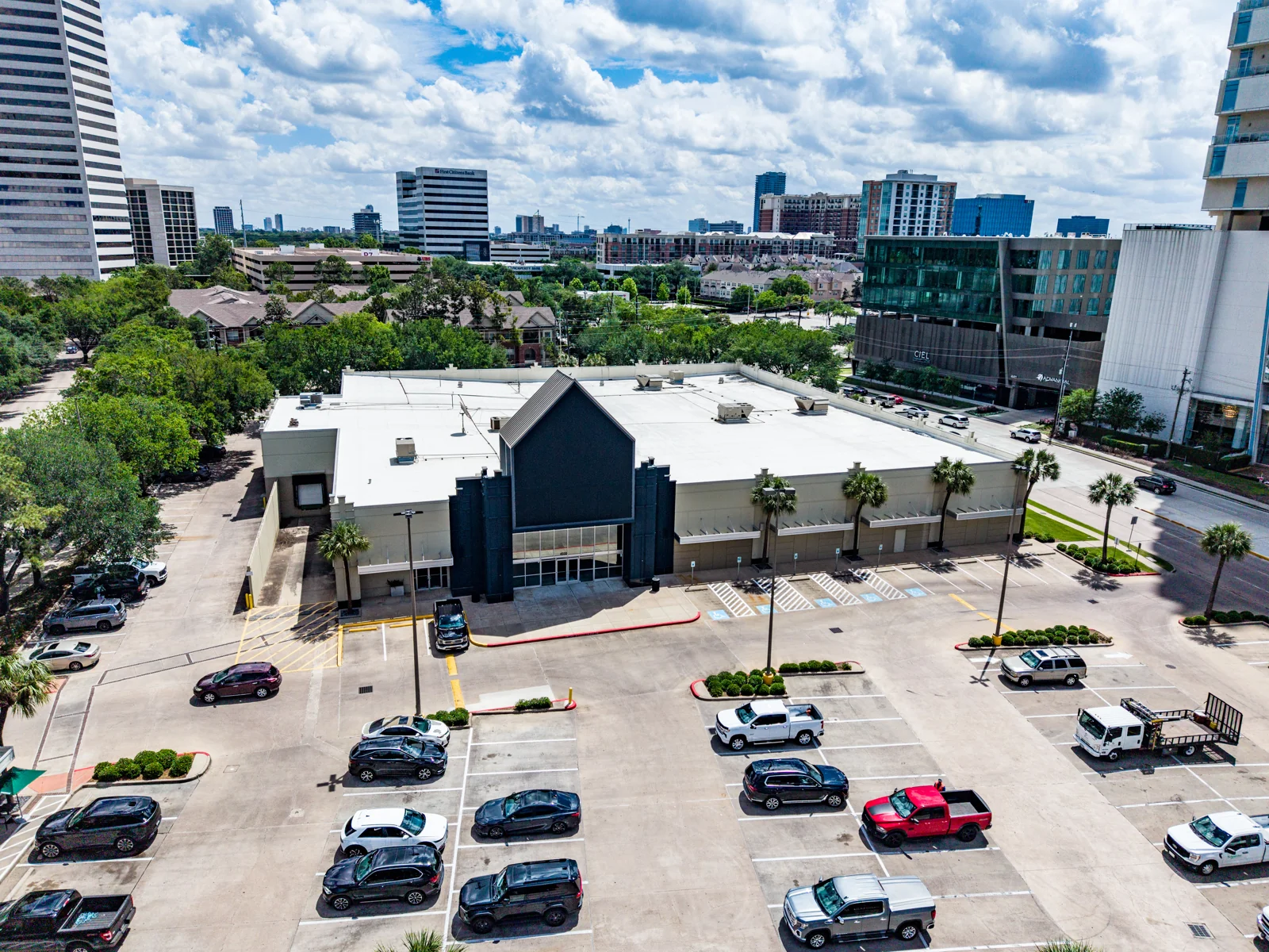 4500 San Felipe — Lease in Houston, TX, photo 1 of 2