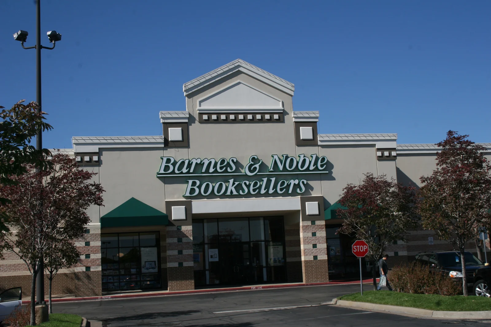 Woodland Plaza — Lease in Tulsa, OK, photo 2 of 2