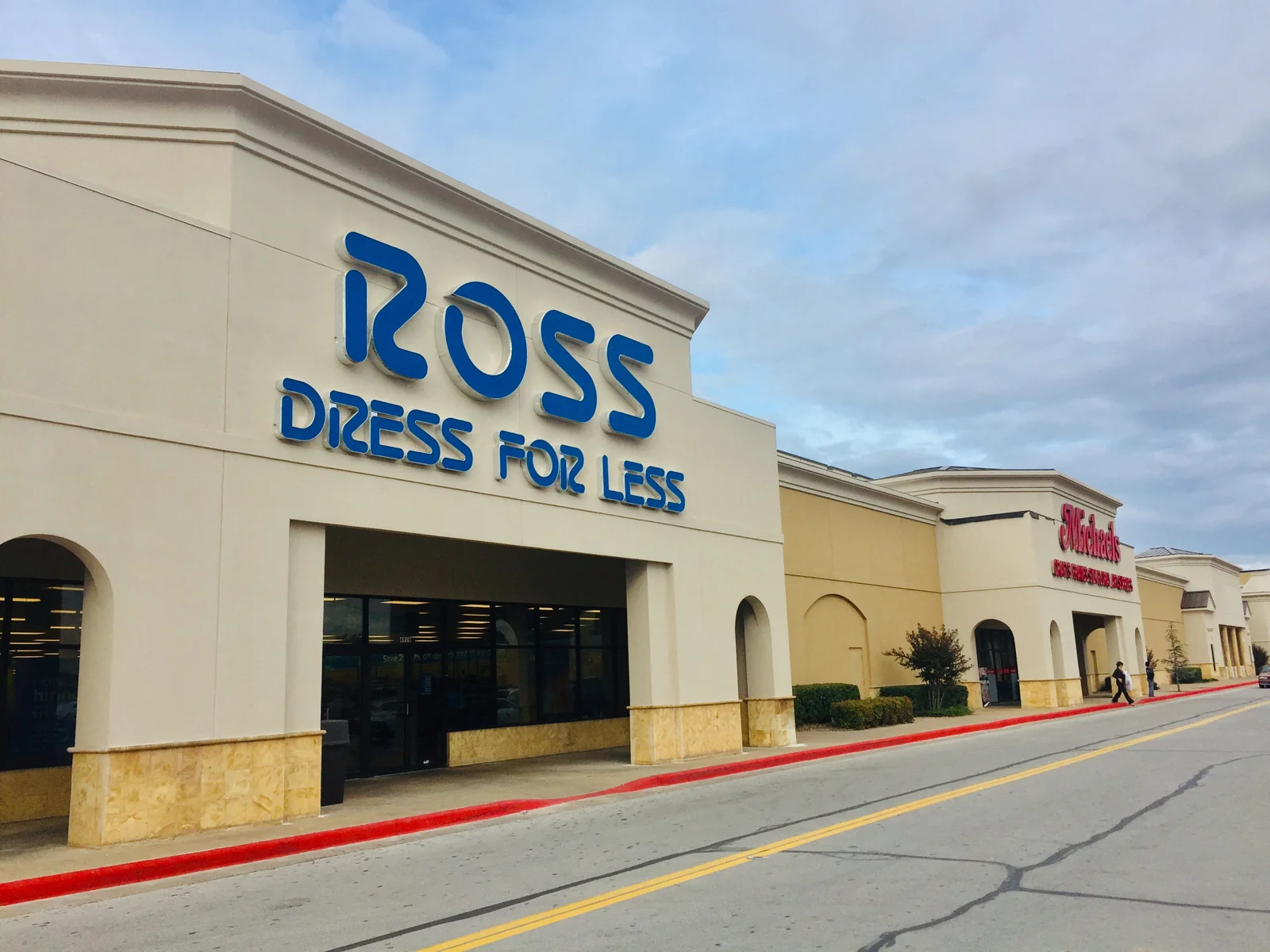 Southroads Shopping Center — Lease in Tulsa, OK, photo 3 of 7