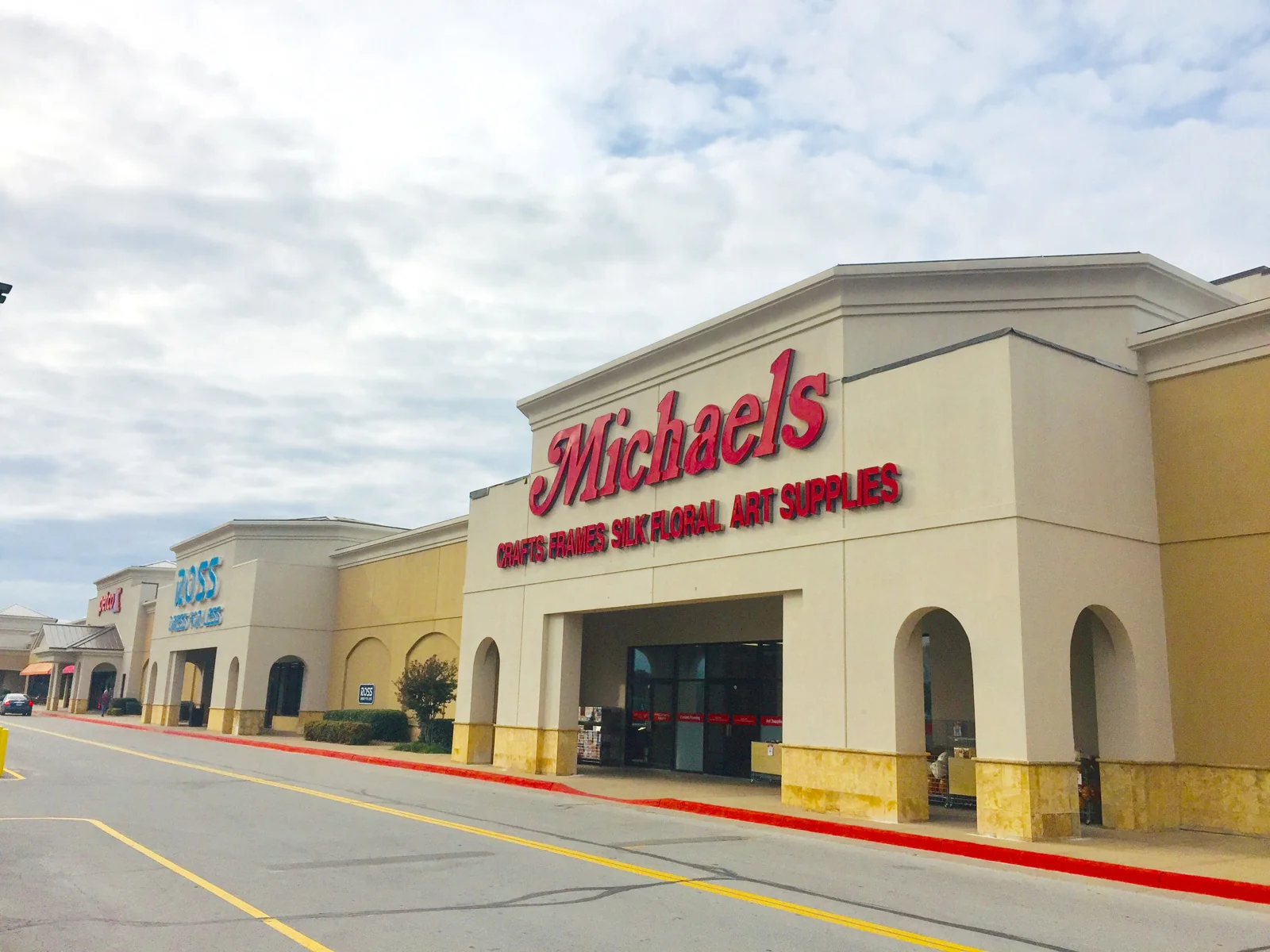 Southroads Shopping Center — Lease in Tulsa, OK, photo 5 of 7