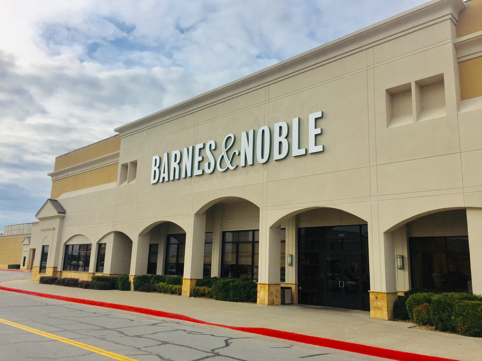 Southroads Shopping Center — Lease in Tulsa, OK, photo 6 of 7