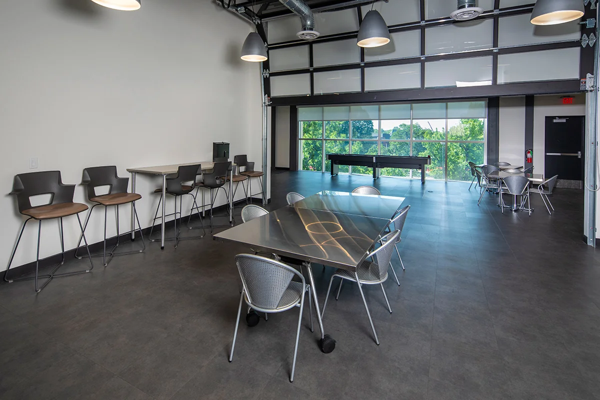 Utica Square Office Building — Lease in Tulsa, OK, photo 6 of 8