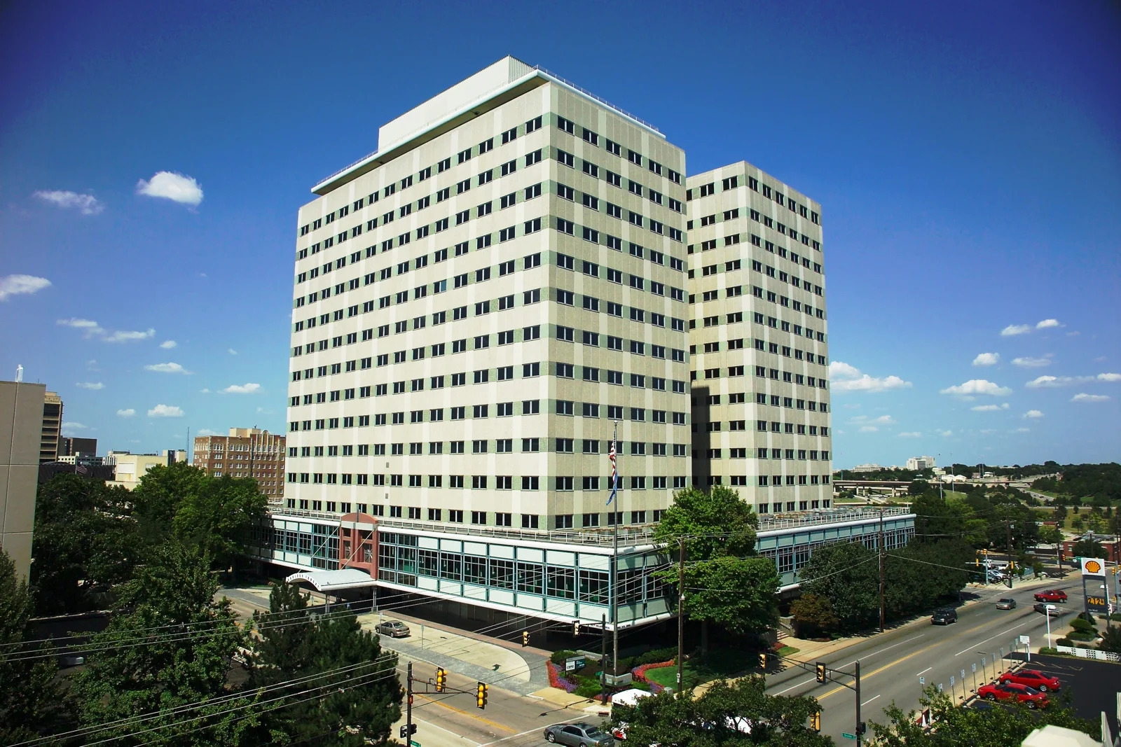 Boulder Towers — Lease in Tulsa, OK, photo 1 of 8