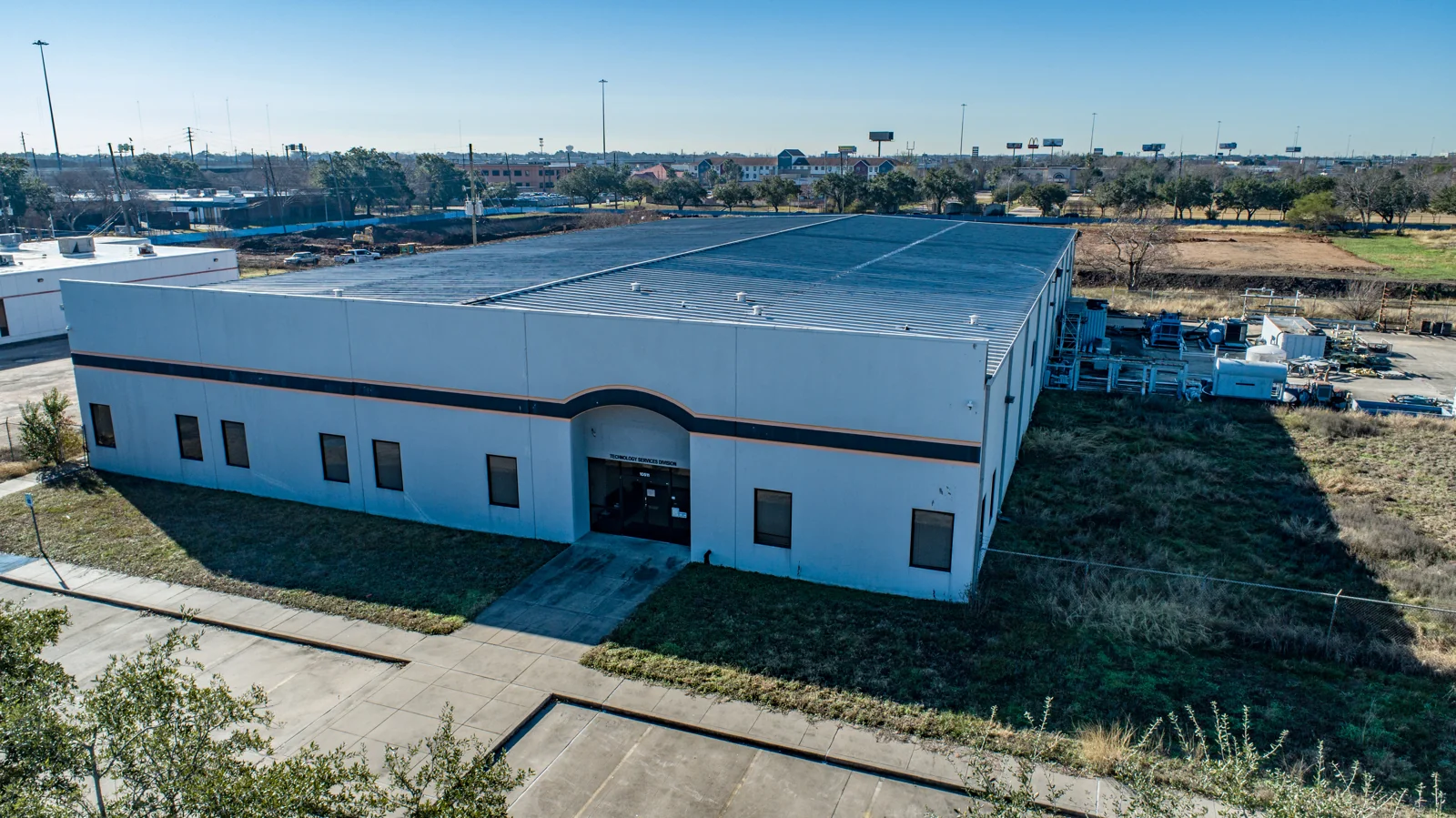 Industrial in Houston, TX — Lease in Houston, TX, photo 2 of 7