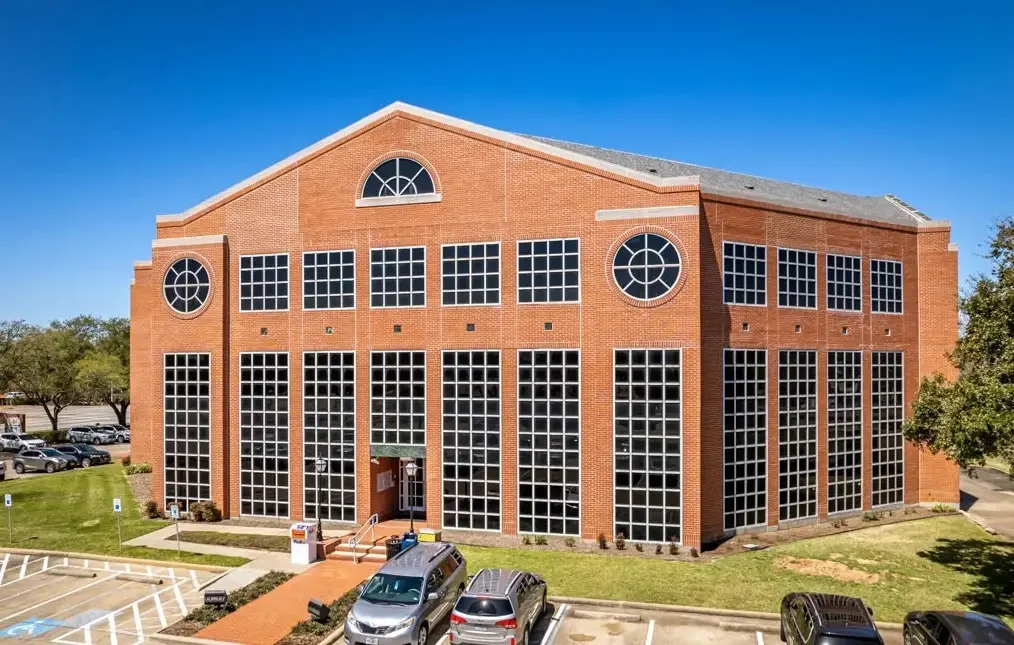 Rotunda Building — Lease in Missouri City, TX, photo 1 of 4