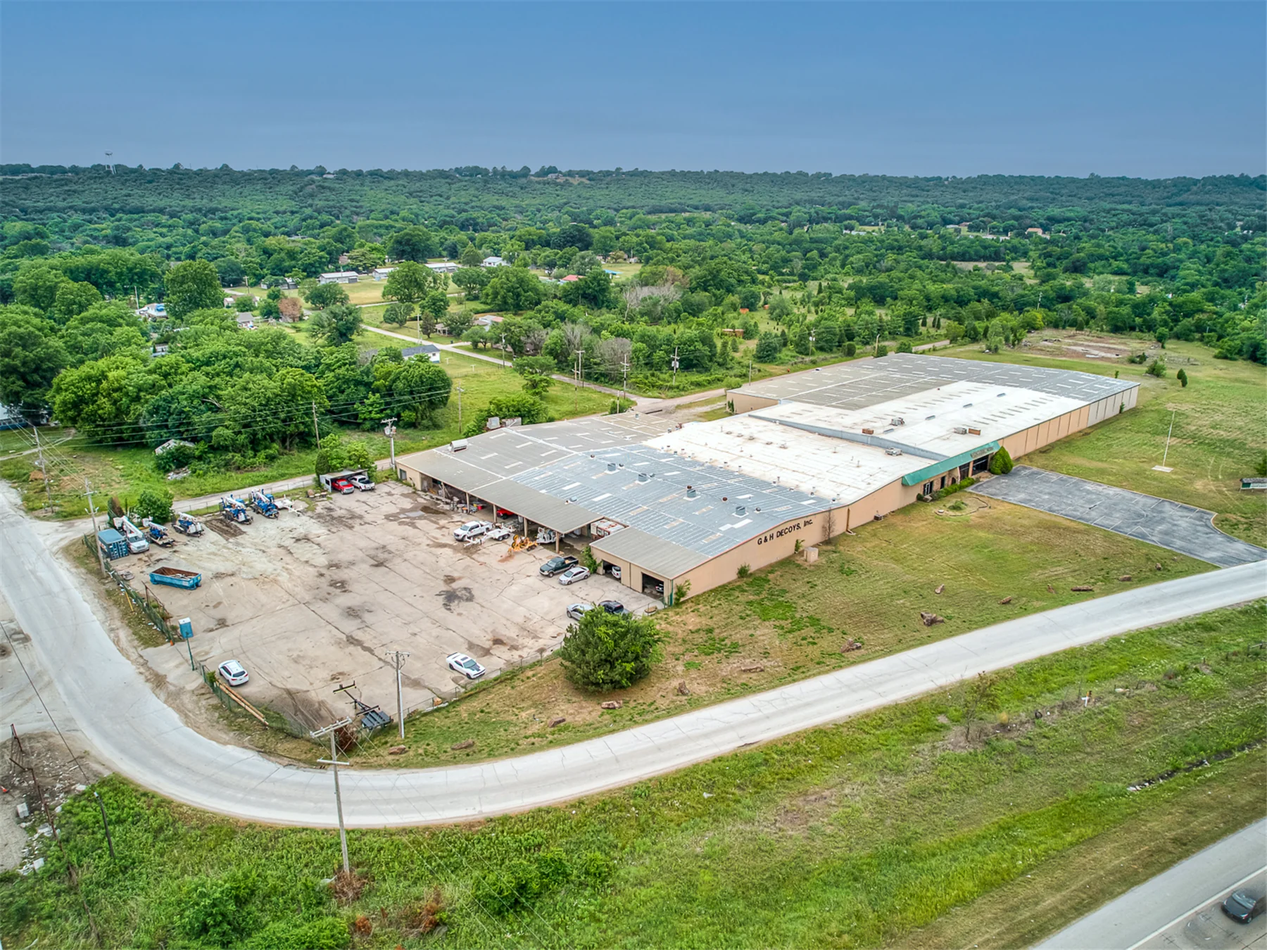 Industrial in Henryetta, OK — Sale in Henryetta, OK, photo 2 of 6