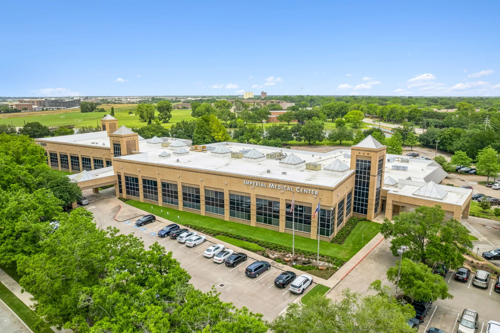 Imperial Medical Center — Lease in Sugar Land, TX, photo 3 of 8