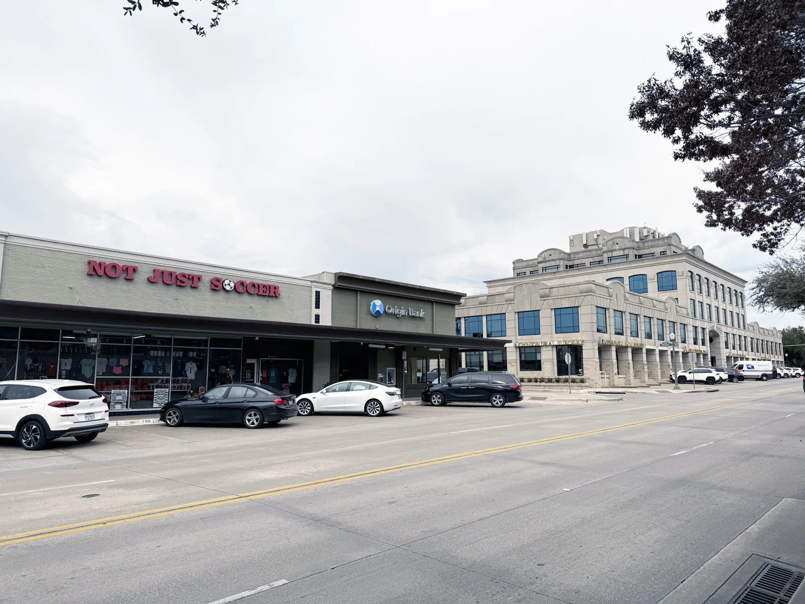 Park Cities Retail Space - 100% Leased — Lease in Dallas, TX, photo 2 of 6