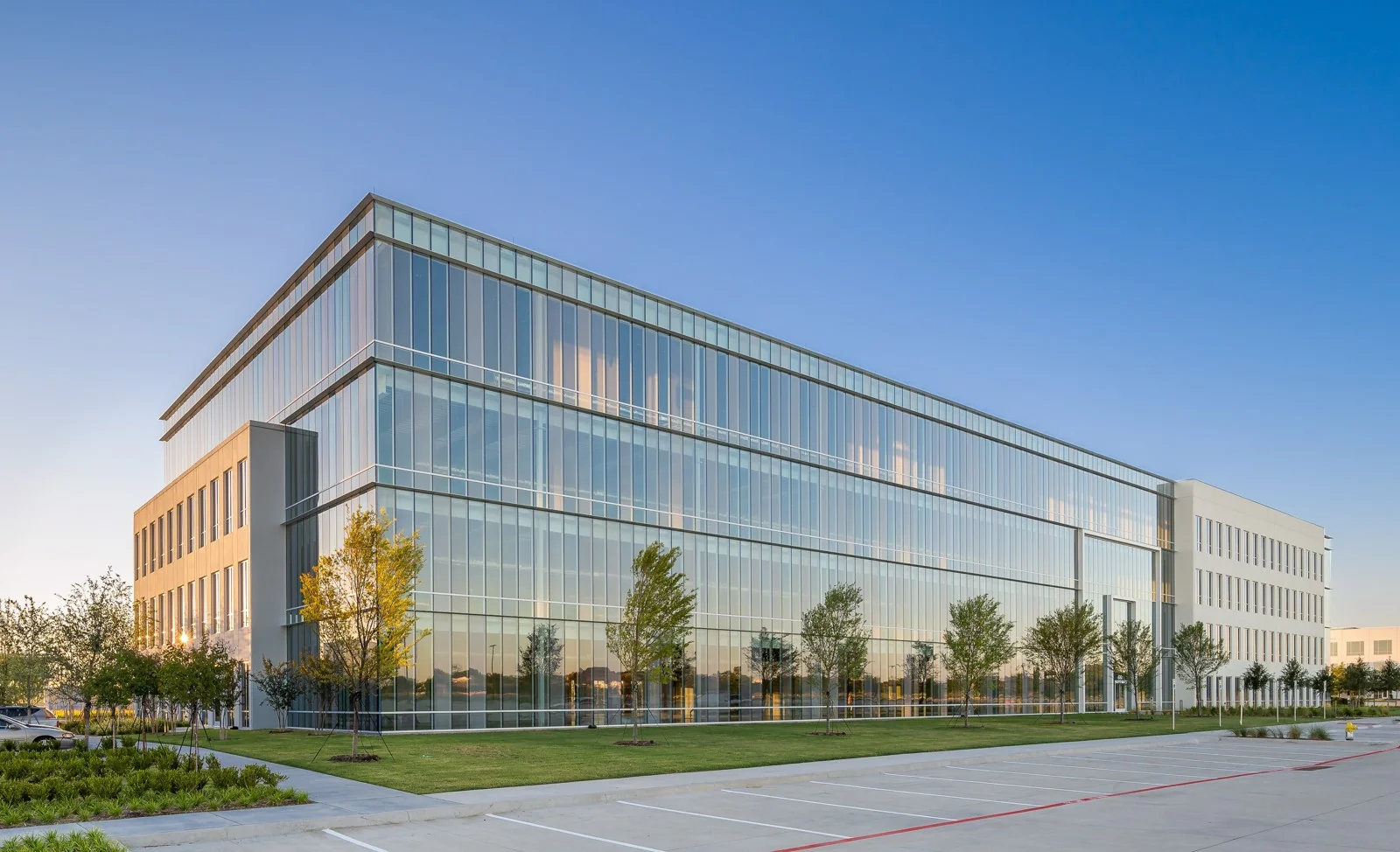 International Business Park — Lease in Plano, TX, photo 1 of 7