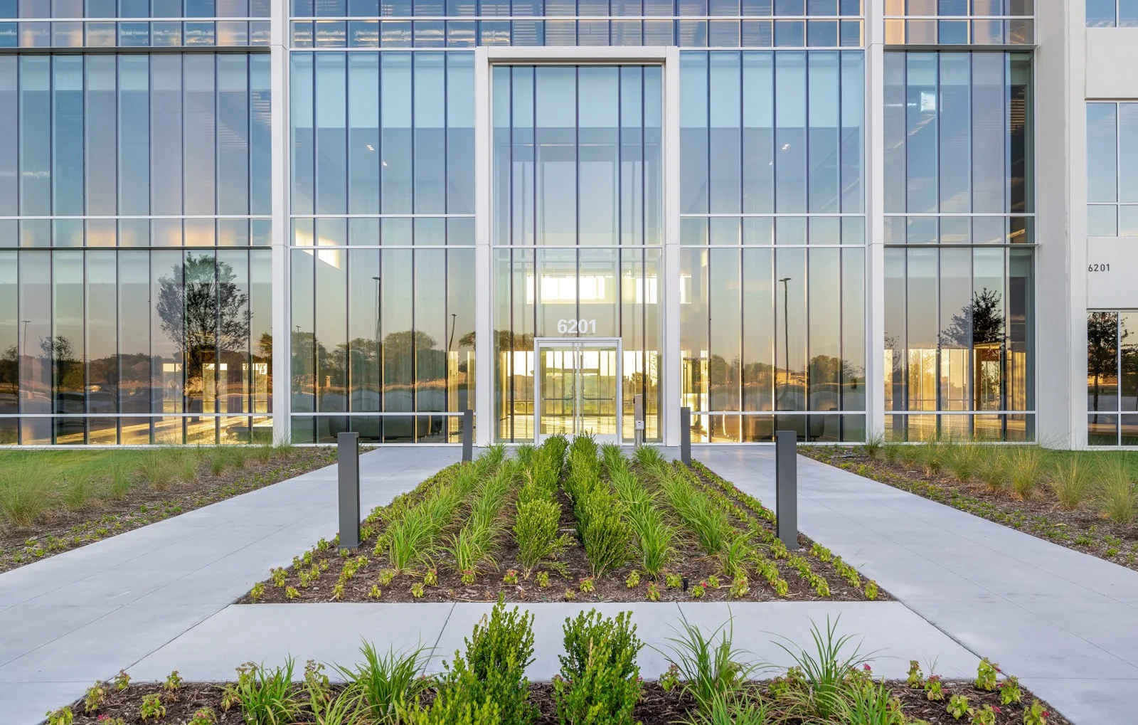 International Business Park — Lease in Plano, TX, photo 2 of 7
