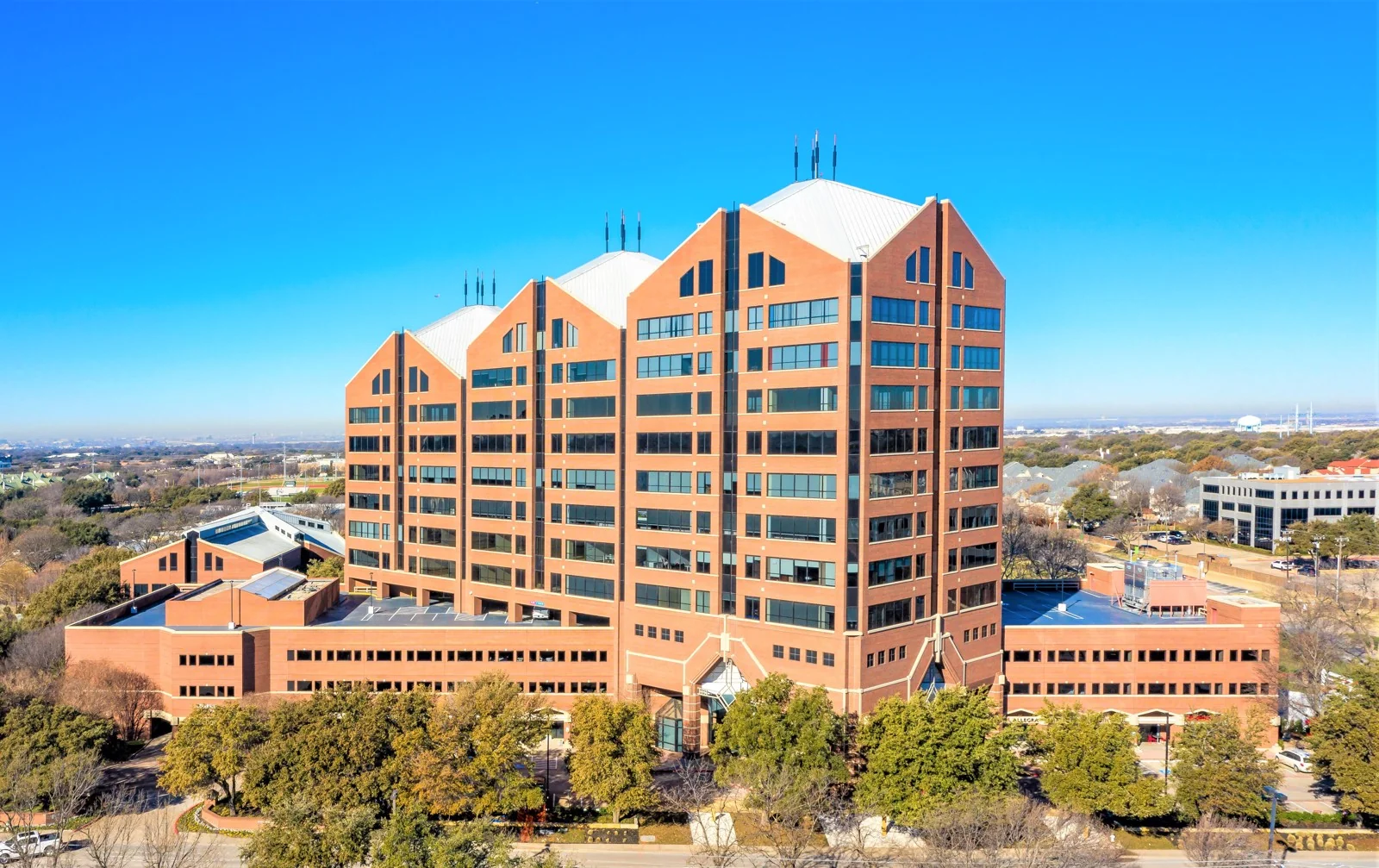 Greenhill Towers — Lease in Addison, TX, photo 1 of 8