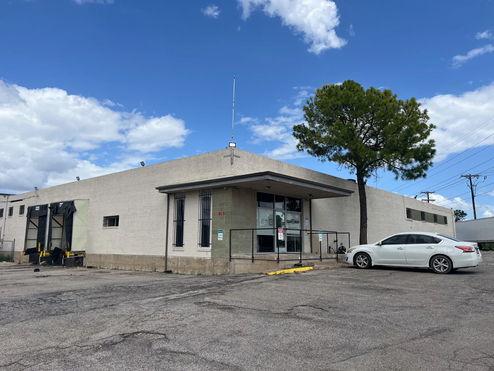 818 Metro Media Place - Refrigerated Food Production… — Lease in Dallas, TX, photo 1 of 1