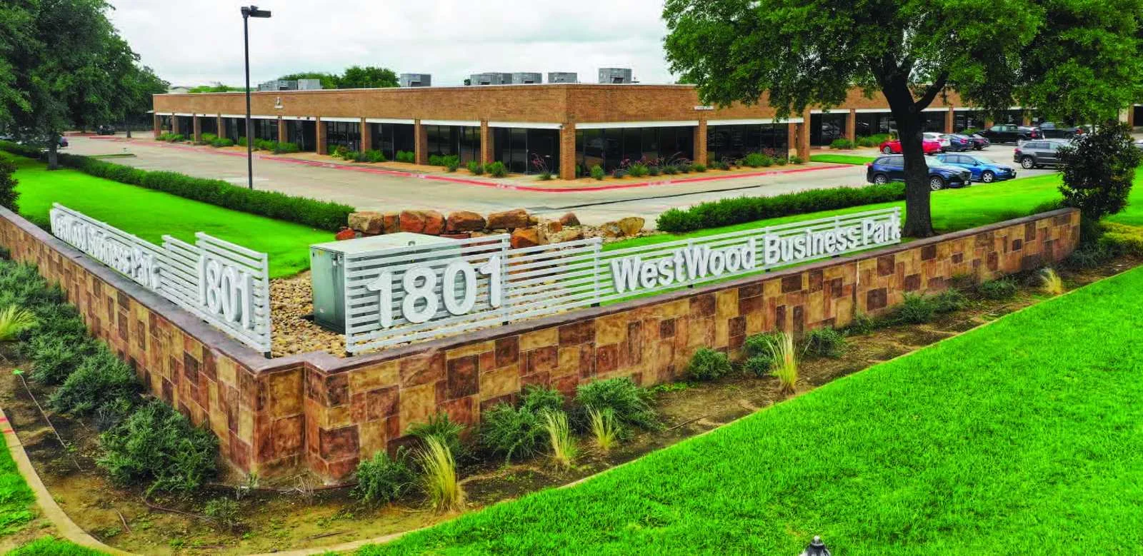 Industrial in Dallas, TX — Lease in Dallas, TX, photo 1 of 5