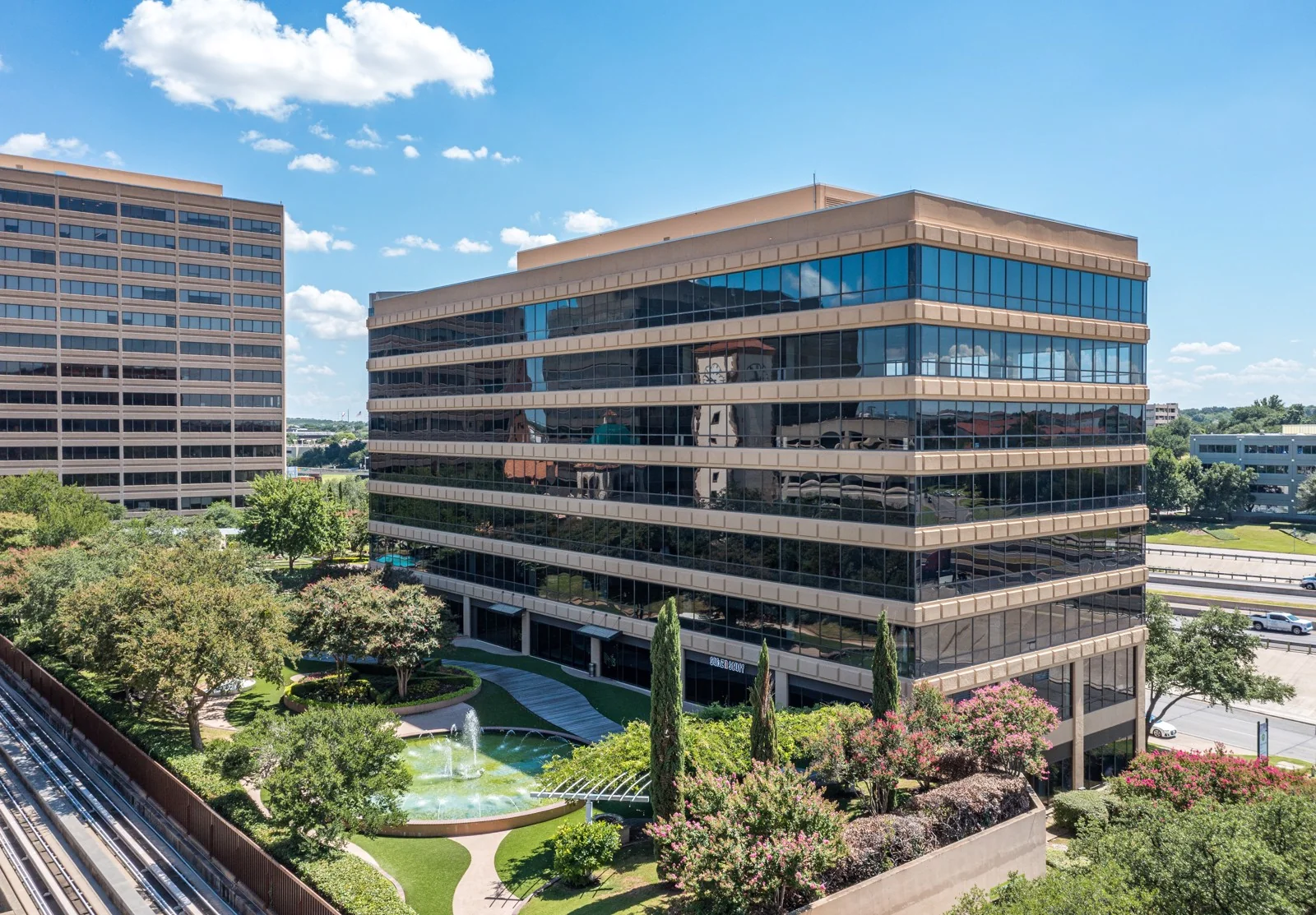 Mandalay Tower 3 — Lease in Irving, TX, photo 2 of 5