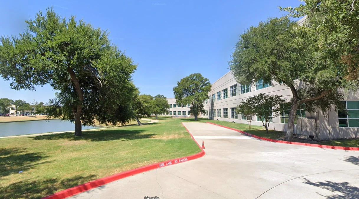 Lake Vista One — Lease in Lewisville, TX, photo 2 of 8